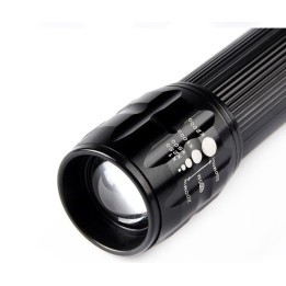 Zoomable Tactical Flashlight 2000 Lumens