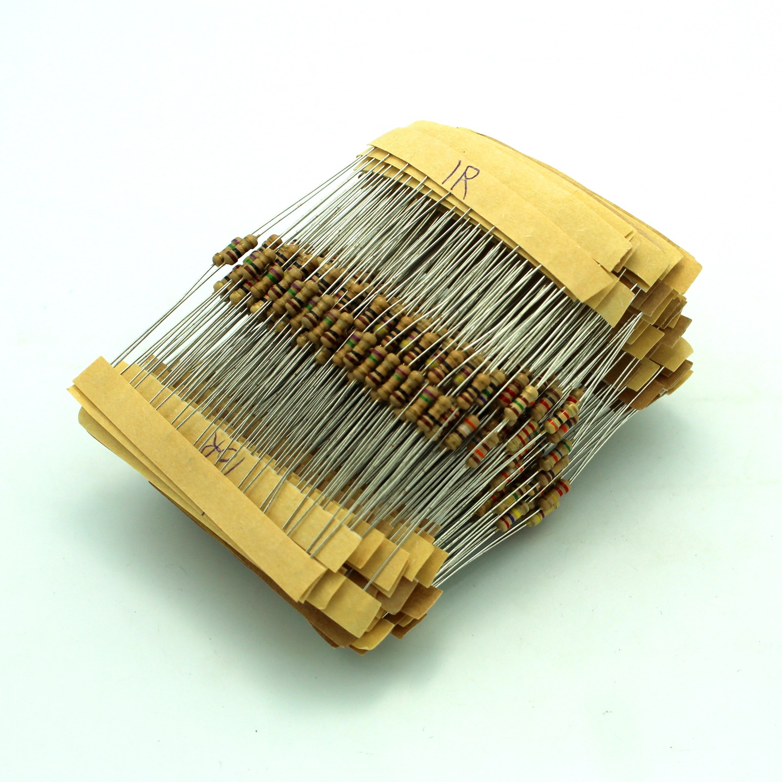 smseace 200pcs 4.7K ohm 1/4 watt Carbon Film Single Resistor ±5% Tolerance for DIY Projects and Experiments 1/4W-4.7K 